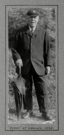 Piggy at Henley 1928